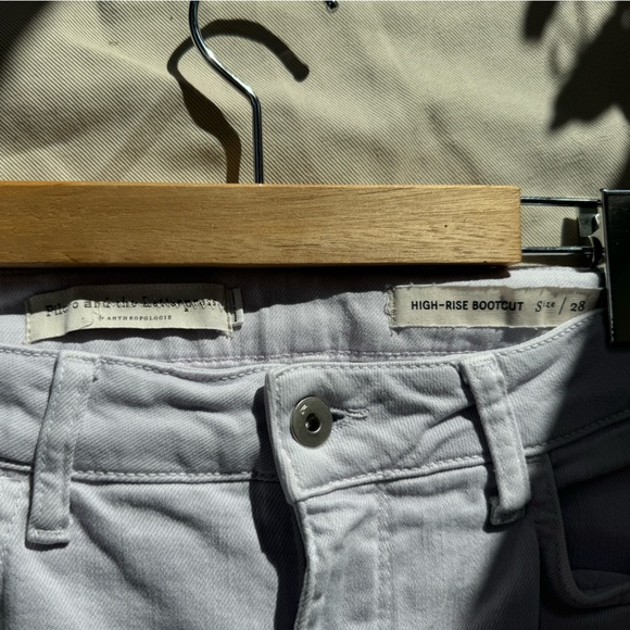 Pilcro cropped high-rise bootcut lavender jeans. Soft, stretchy, comfy. Size 28 - Picture 3 of 9